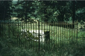 the grave of Perys and Marjorie Cockburne.
