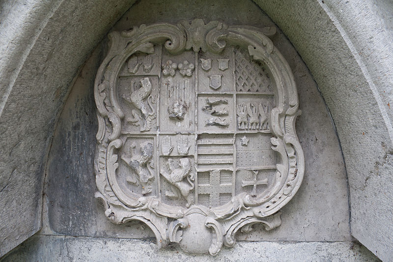  Coat of arms of Susan Ann Crosbie in a 19th-century tomb niche in the north wall of the choir.